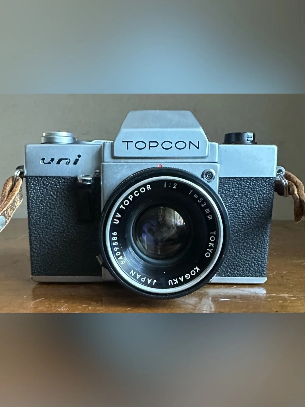 Vintage Topcon Uni 35mm SLR Film Camera w/UV Topcor 1:2 f=53mm Lens & Case Japan